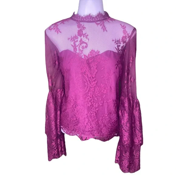 Cupcakes and cashmere Davey layered bell sleeve wine lace top M - Picture 2 of 15